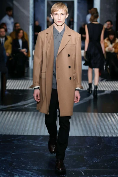 Look 24